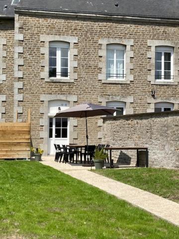 Gite De La Poste Saint-Fraimbault-sur-Pisse Bagian luar foto
